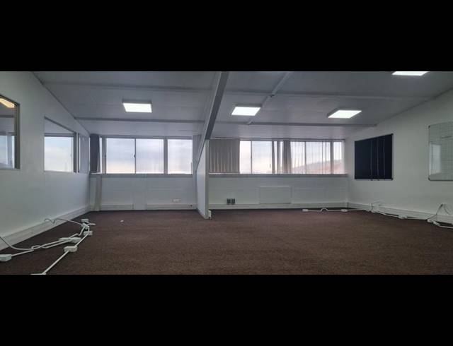 BUSINESS PROPERTY TO RENT IN MOWBRAY